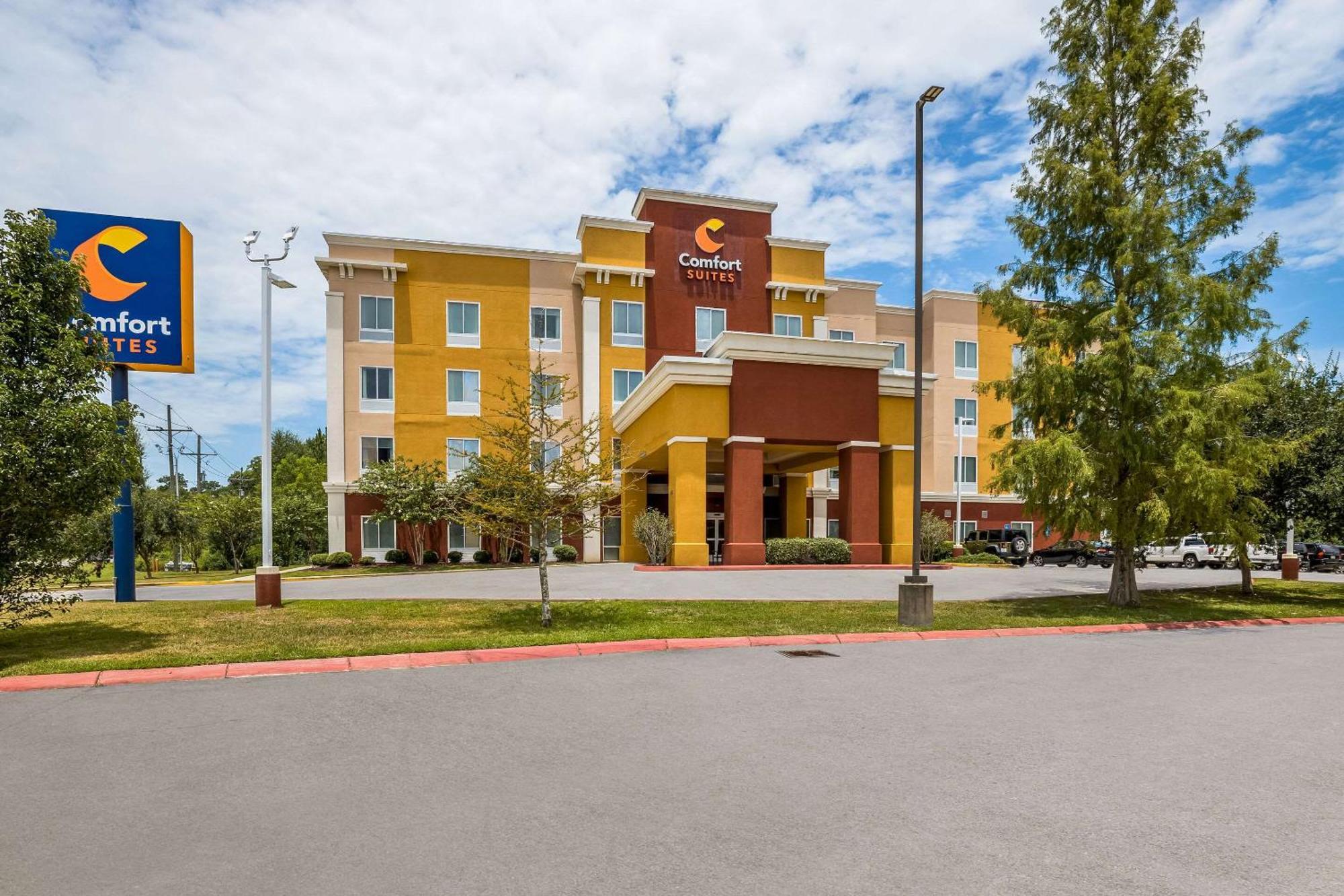 Comfort Suites Denham Springs Exterior photo