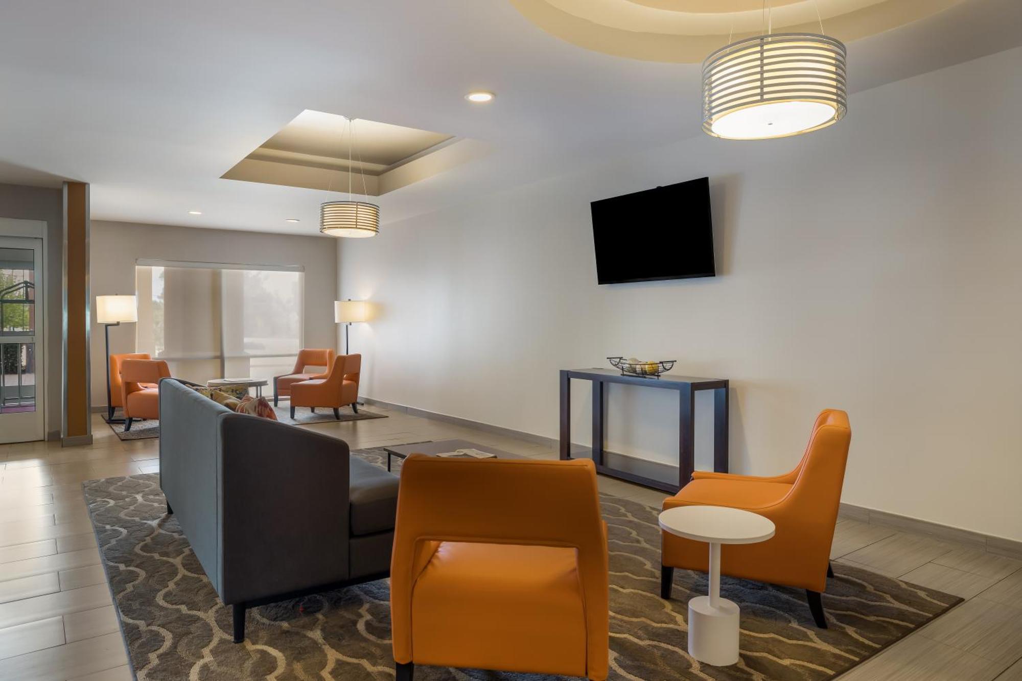Comfort Suites Denham Springs Exterior photo