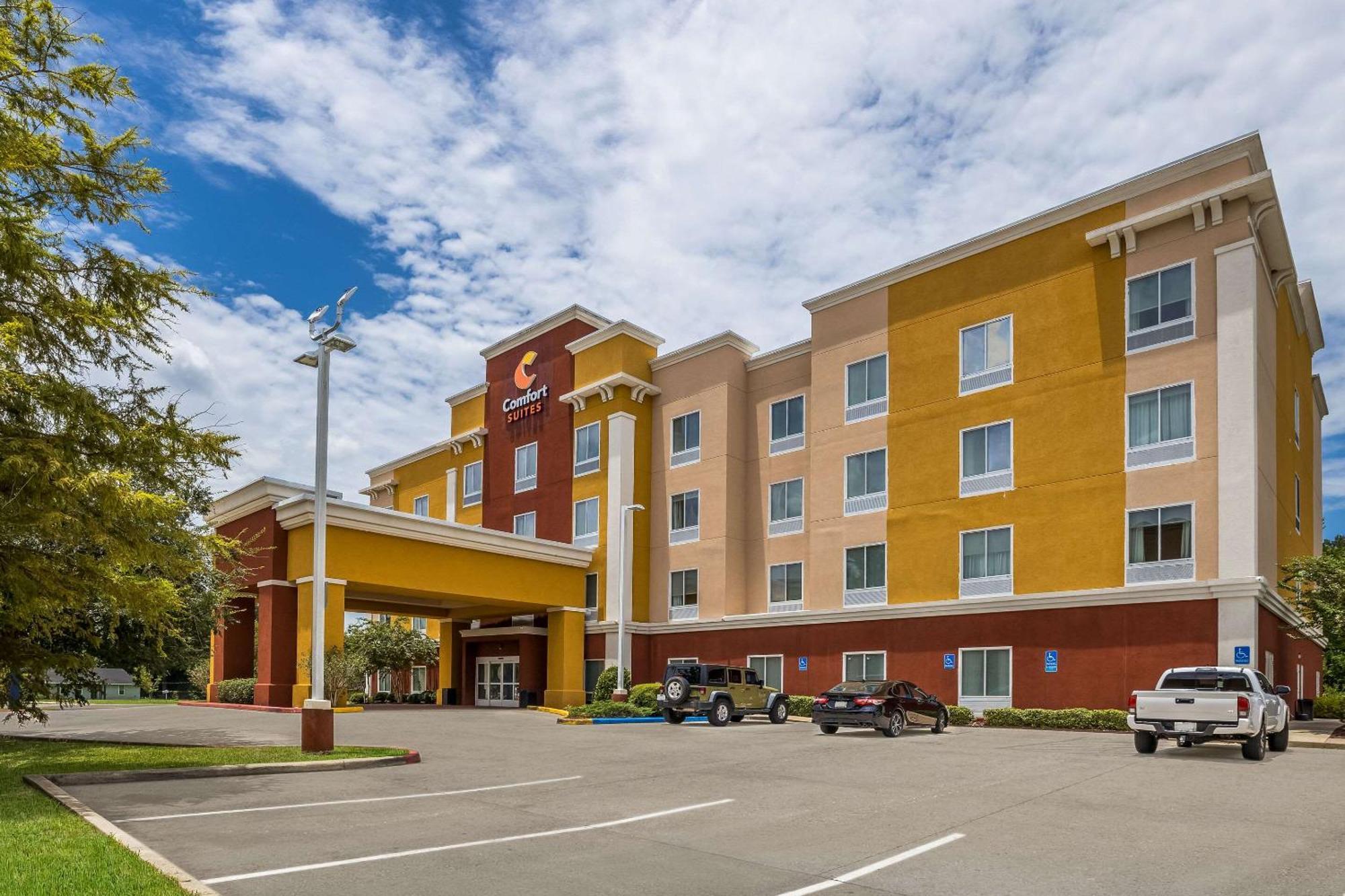 Comfort Suites Denham Springs Exterior photo