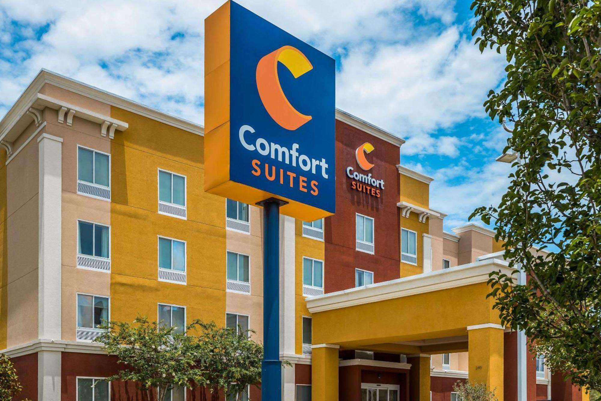 Comfort Suites Denham Springs Exterior photo
